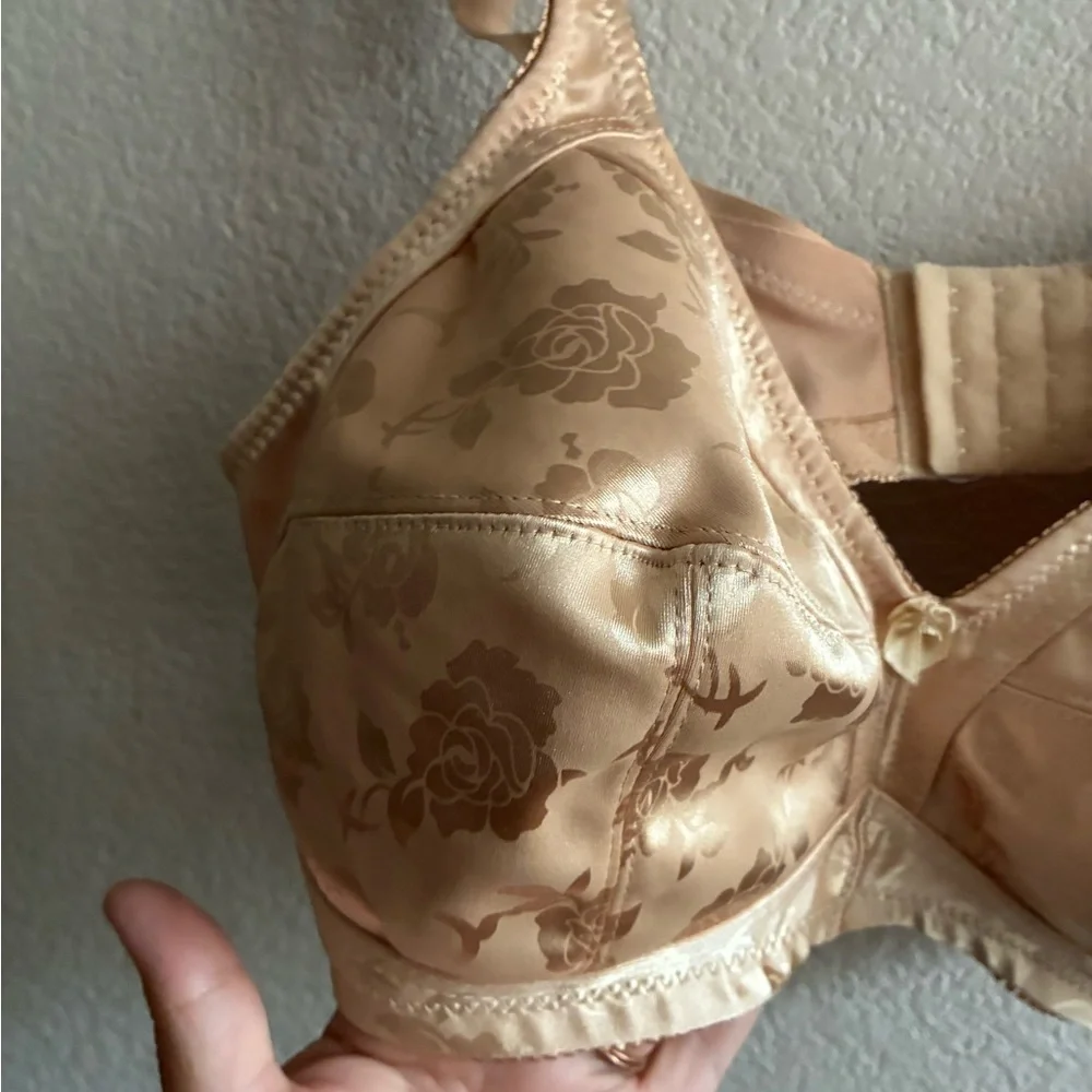 🆕Jennifer Intimates Vintage Satin Tan Floral Wireless Bra 40D🆕